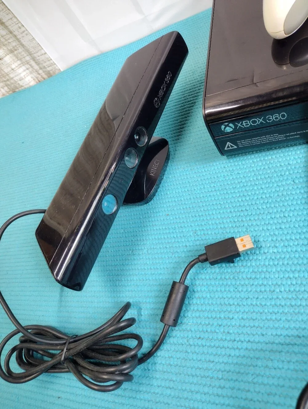 Microsoft XBOX 360 Console - Kinect Camera Sensor - Picture 3 of 11